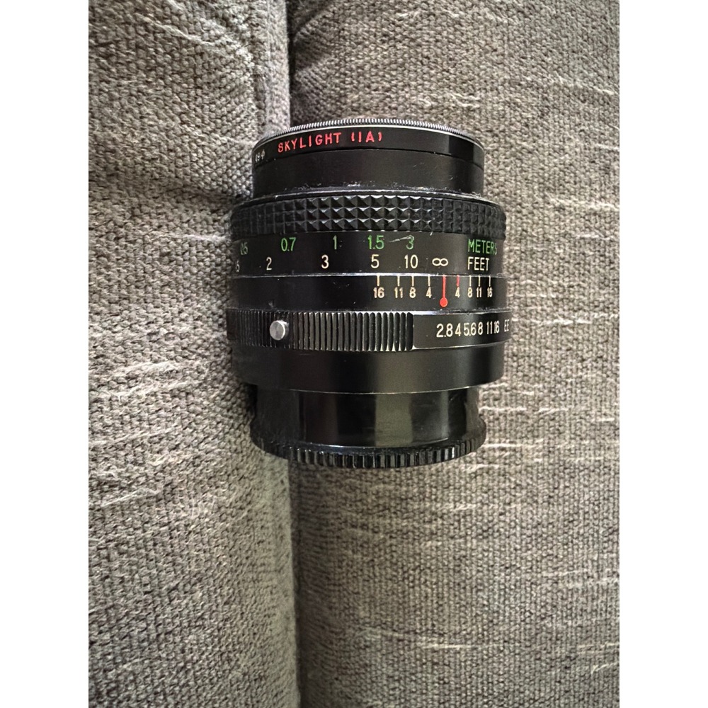 Vivitar 28mm f2.8 MC Wide Angle Lens Konica AR Mount Made in Japan 49mm Filter